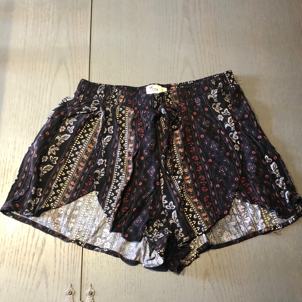 Hollister Flowy Shorts